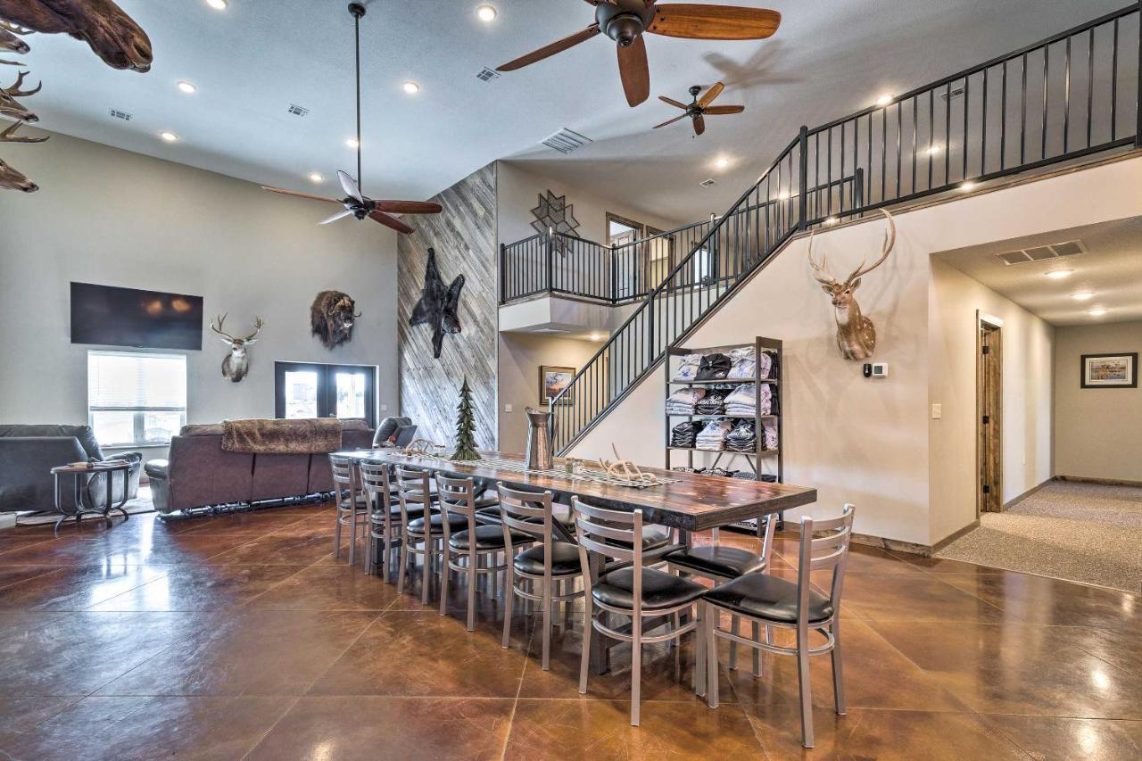 Kansas Hunting Lodge Pets And Large Groups Welcome! Great Bend Luaran gambar